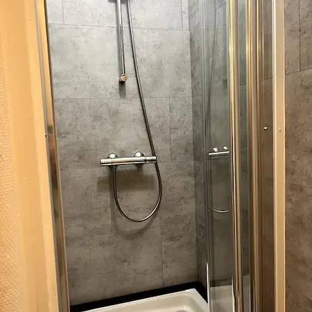 Duquesne 1/2 Pers Appartement